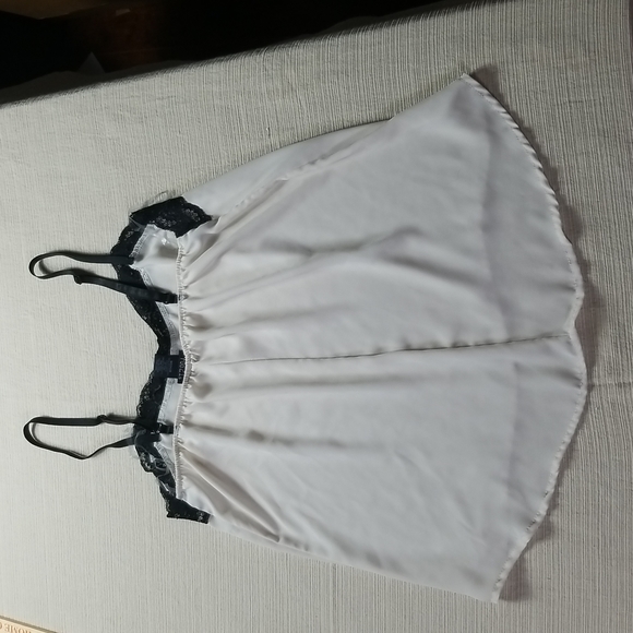 Rue 21 top medium - Picture 2 of 3